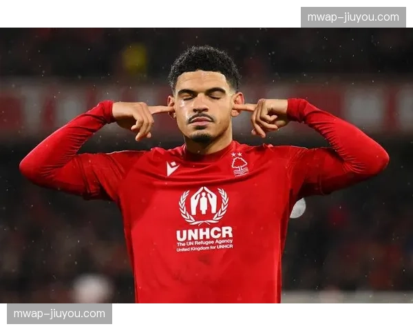 诺丁汉森林客场五球血洗桑德兰 吉布斯-怀特戴帽助球队六轮不败